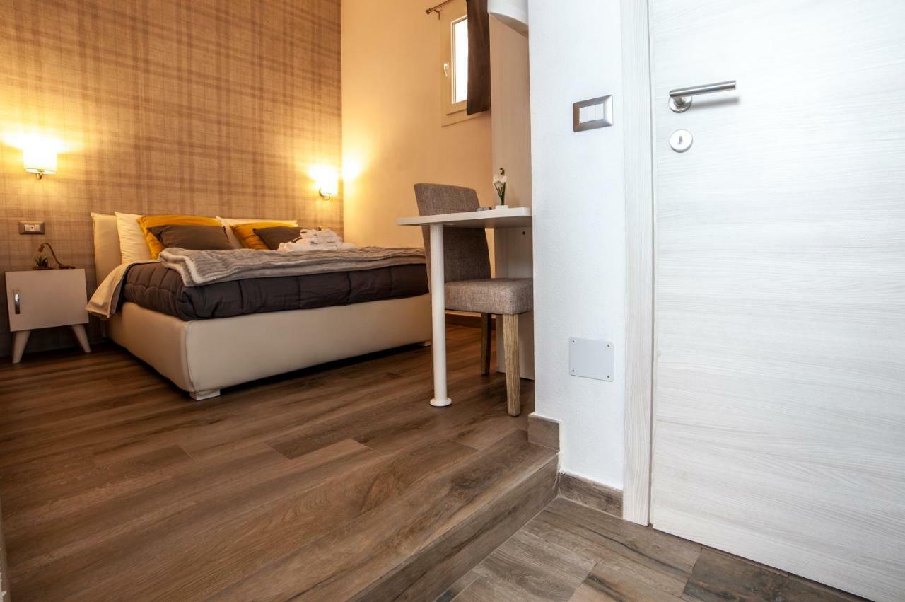 Hotel Al Vicolo tre Sassari Esterno foto